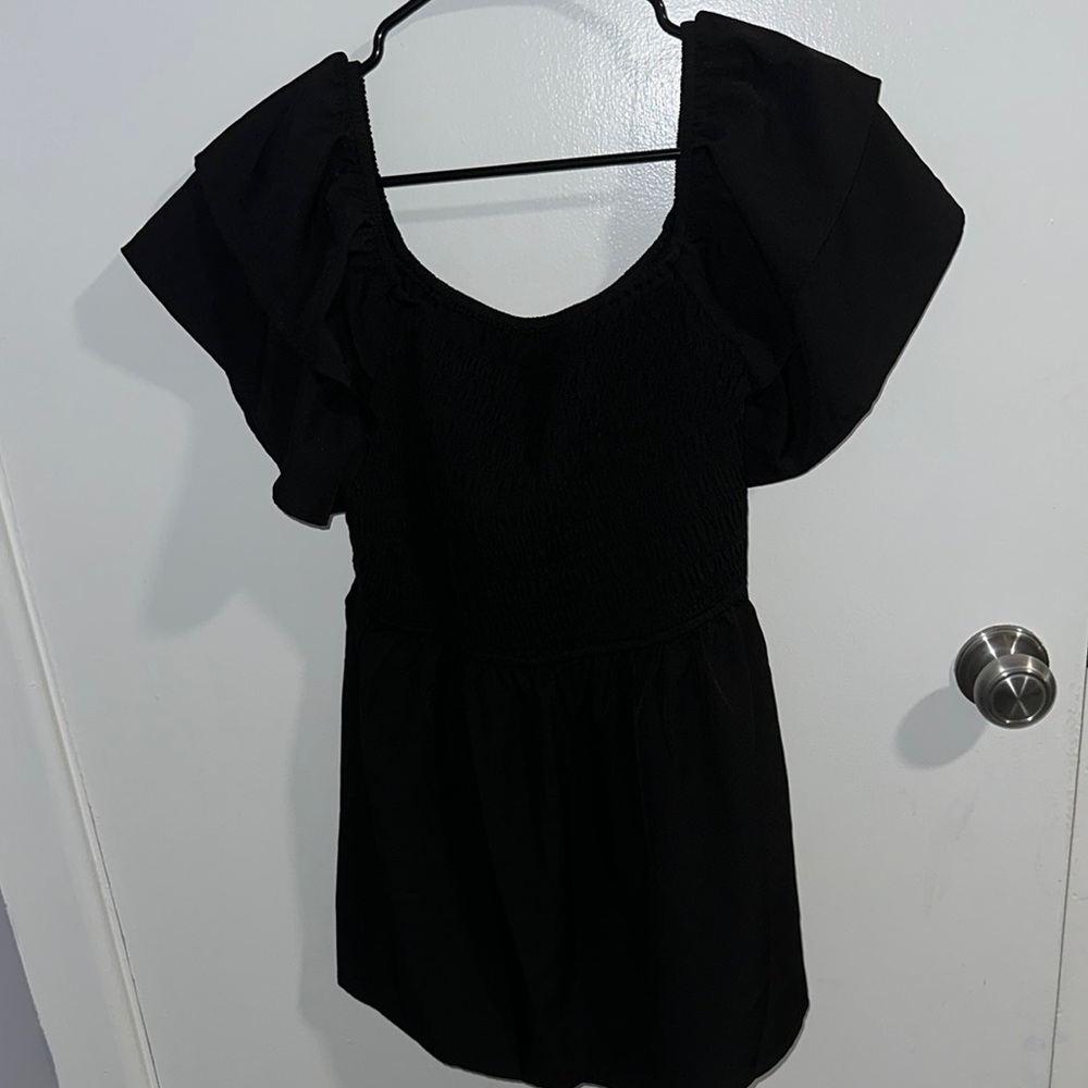 Black Flutter Sleeve top